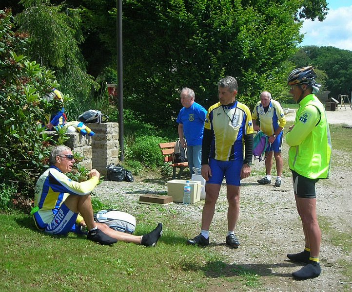 2011-06-16 35 Glomel - Et la sieste.JPG